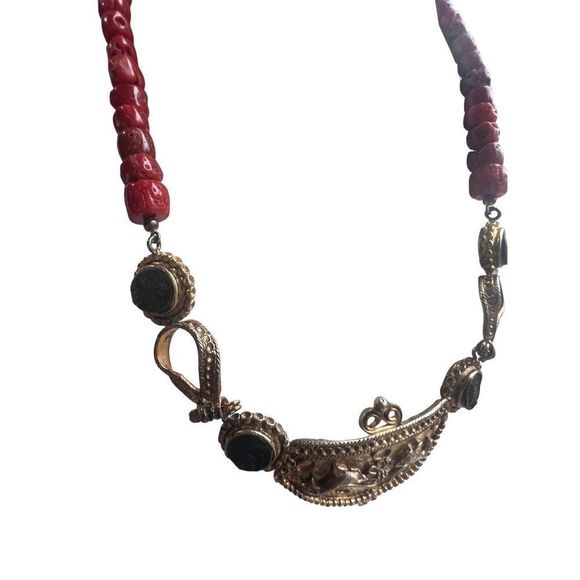 Authentic Vintage Red Coral Beads Necklace Gold Tone Pendant Statament Jewelry - Picture 10 of 14